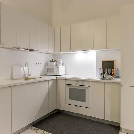 The Minimalist - In The Heart Of דירה *